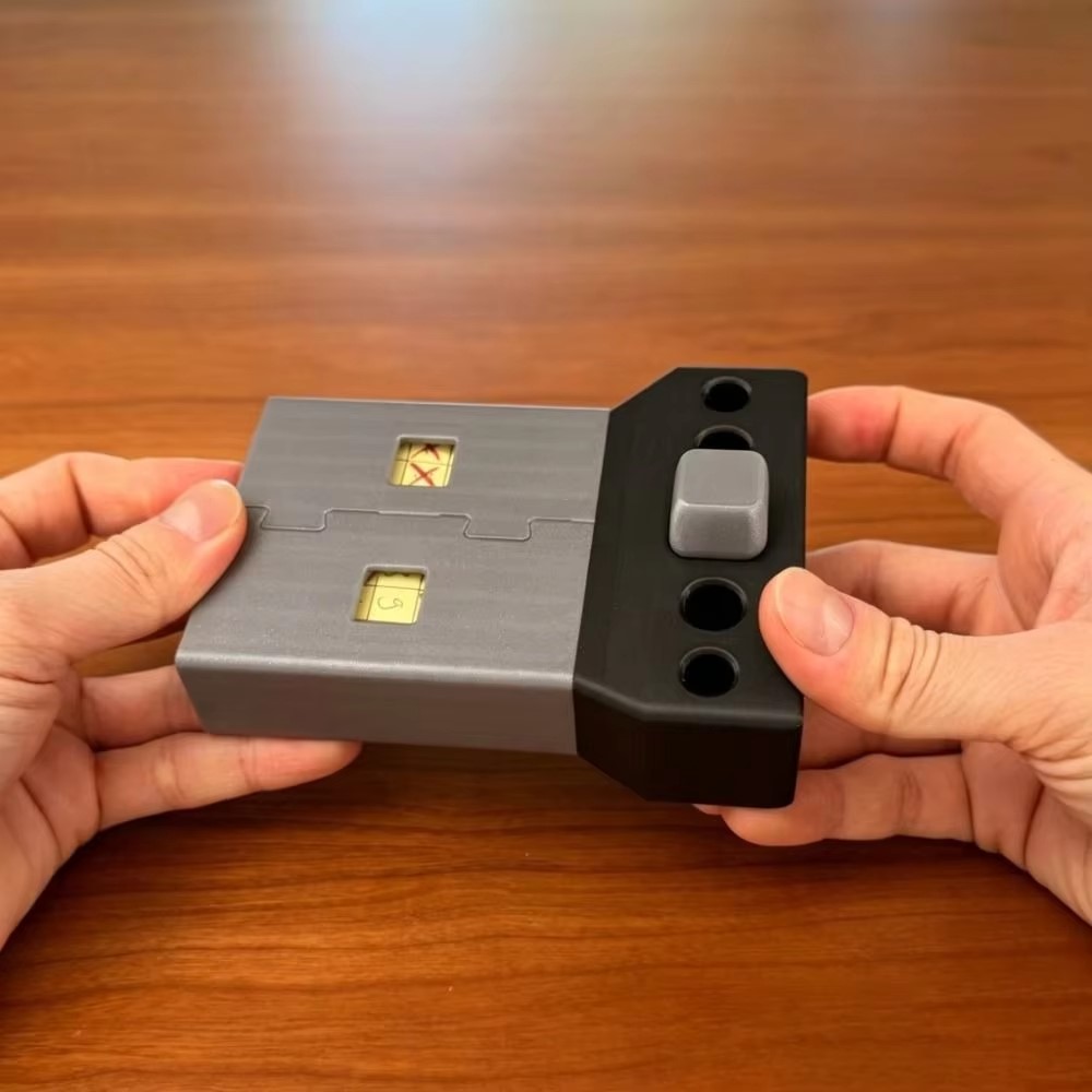 حامل ملاحظات لاصقة بتصميم USB  - مراجعة 3D Printing Templates Free وسعره